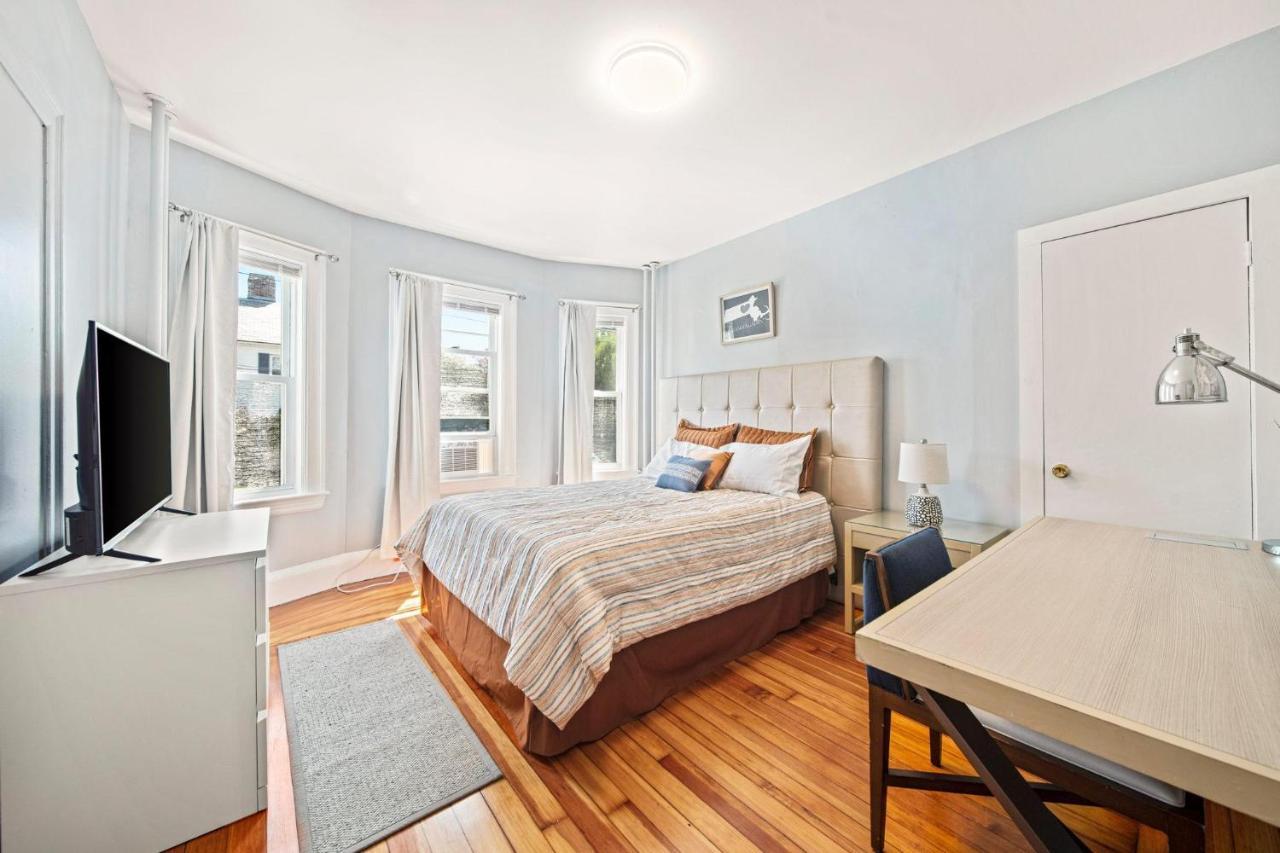 בוסטון Cozy Up In 5Br Apt Near Charming Oak Square מראה חיצוני תמונה