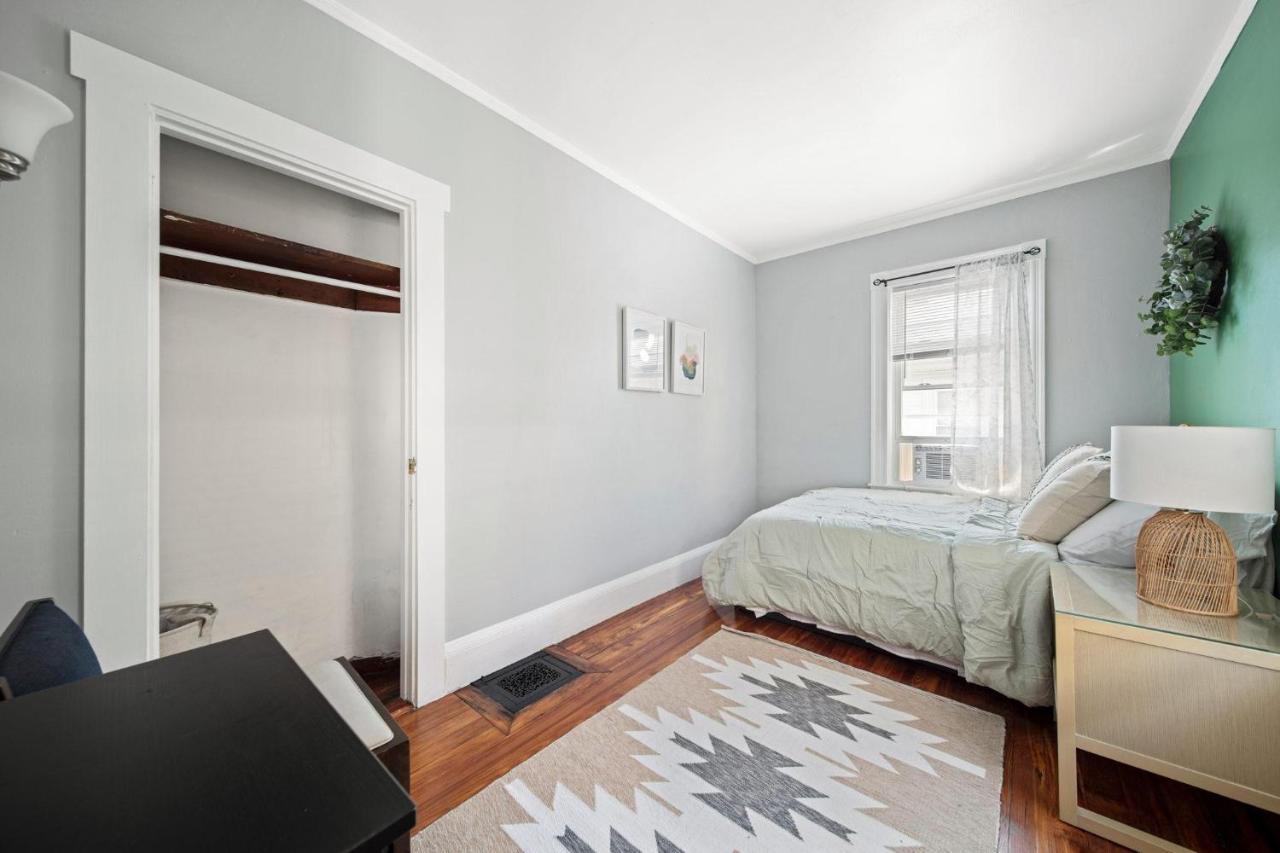 בוסטון Cozy Up In 5Br Apt Near Charming Oak Square מראה חיצוני תמונה